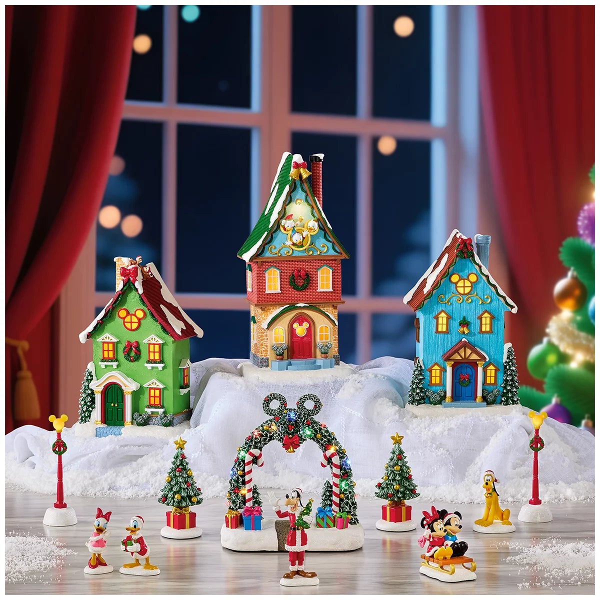 Disney Christmas Holiday Village Decor 13Piece Illuminated Display Set W/ Timer