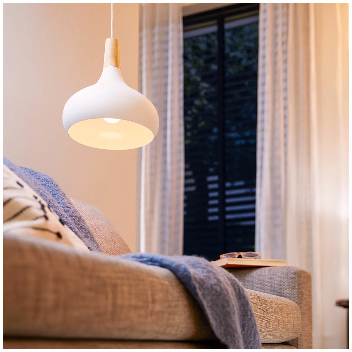 Philips Essential LED Bulb 11W B22 6500K Cool Daylight 230V 8 Pack Energy Saving
