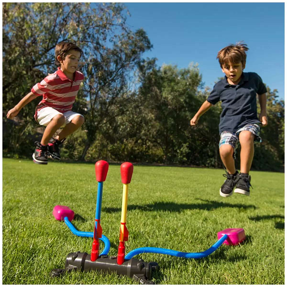 Stomp Rocket Dueling Rockets Stomp Powered Air Rockets with Launcher, 4 Pieces