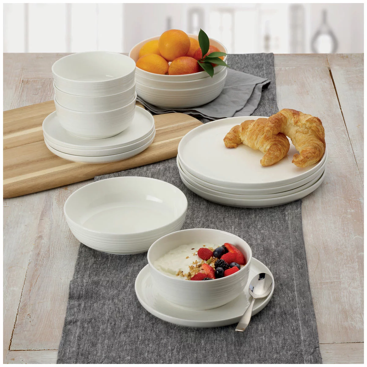 Mikasa Alyssa Bone China Dinnerware 16 Piece Set White Round Chip Resistant