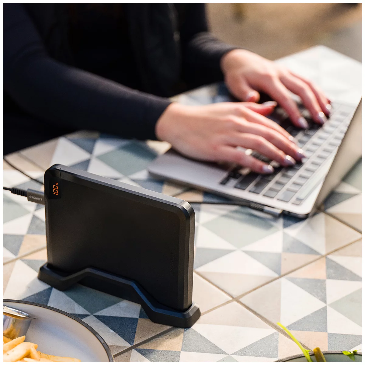 Cygnett VertPWR 25K Obsidian Laptop Power Bank CY5128PBCHE