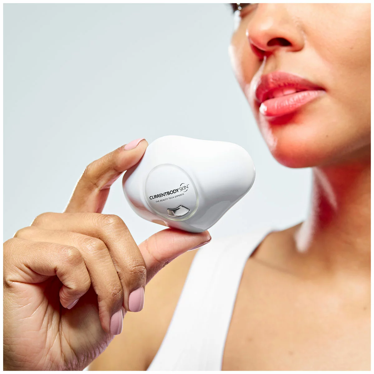 CurrentBody Skin LED Lip Perfector Red Light Therapy Lip Rejuvenation Device Ant