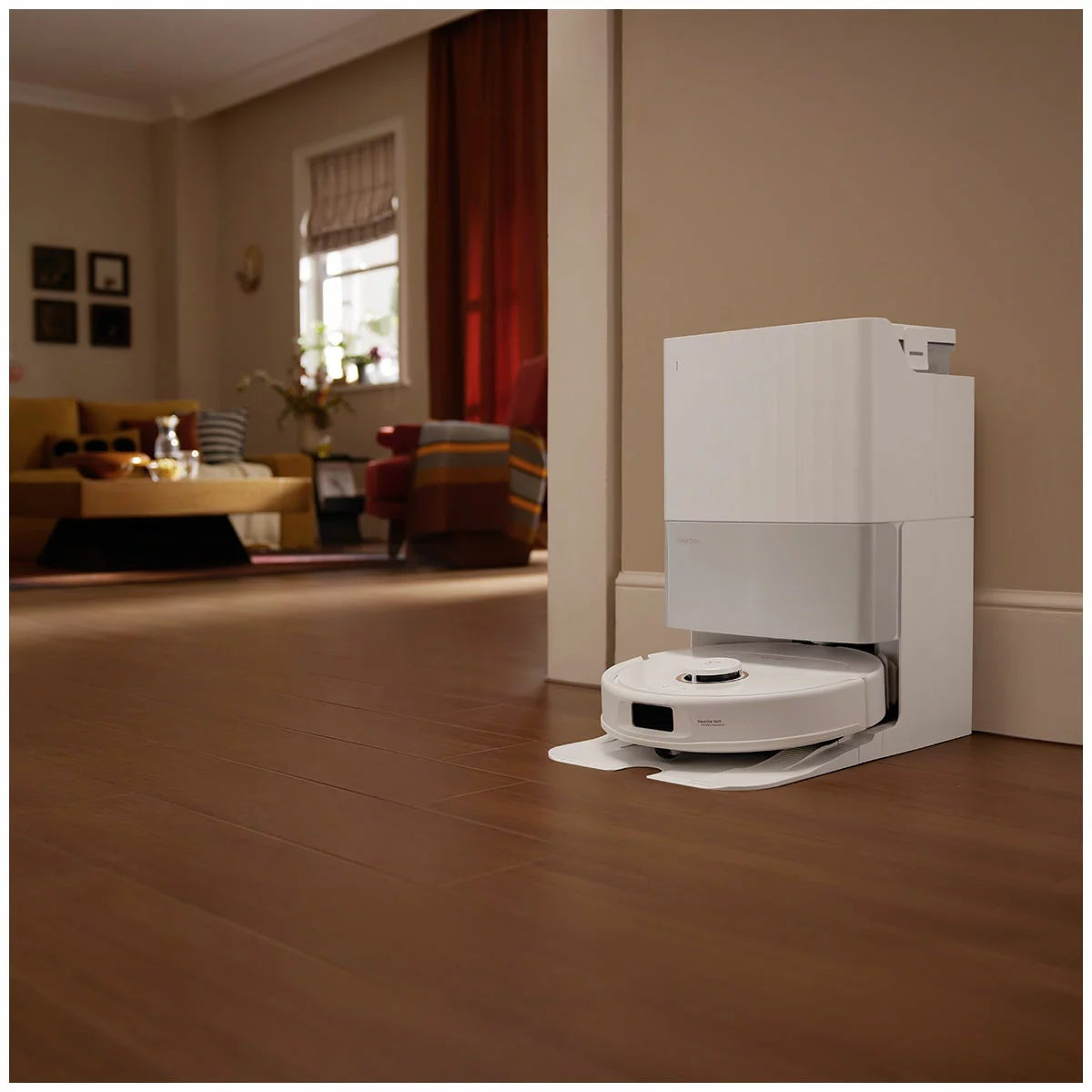 Roborock Qrevo C Pro Robot Vacuum White 18500Pa Self Washing Mop & Self Drying
