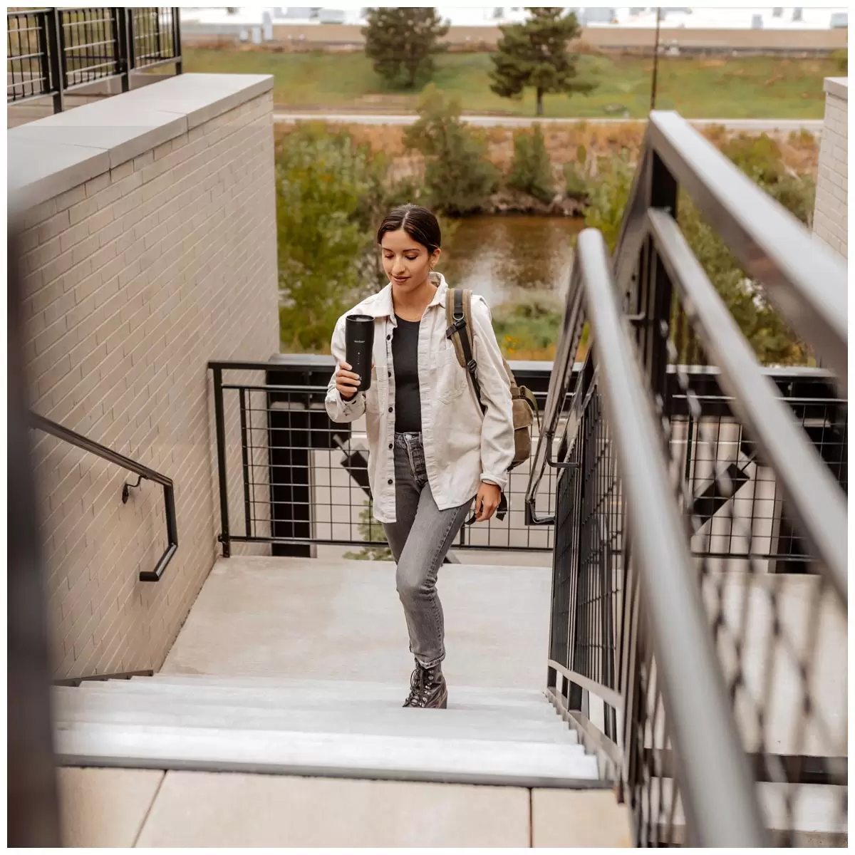 Ember Travel Mug 2 354ml Black TM231200AP Smart LED Indicator Light Free Shipping