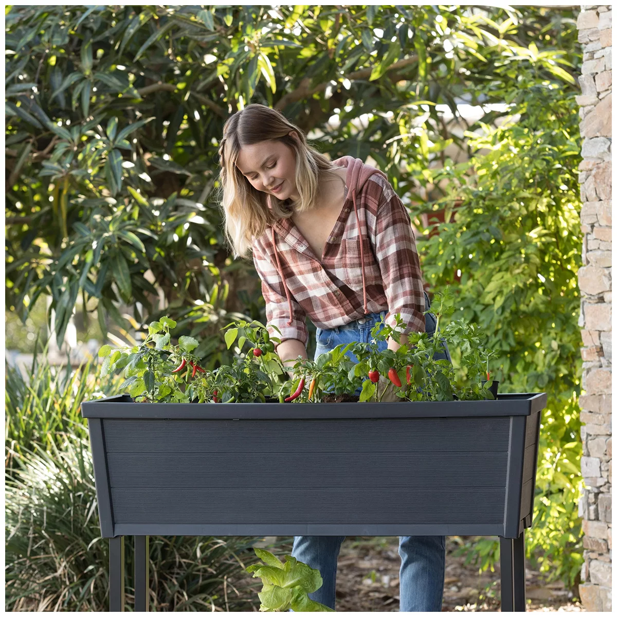 Keter Alfresco Large 105L Raised Garden Bed 112 x 84 x 46 CM Black