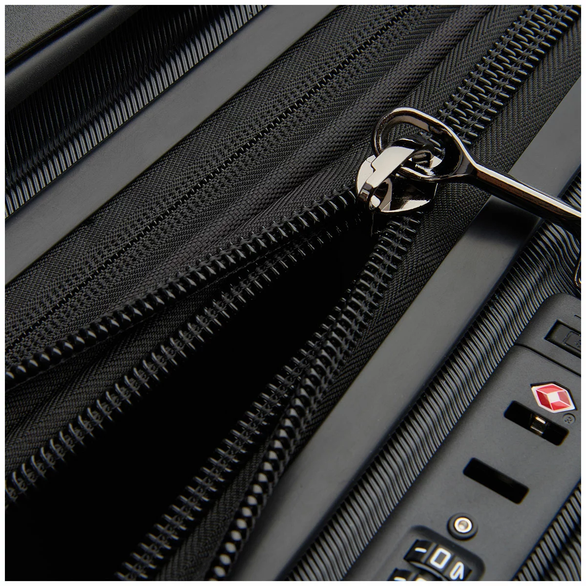 Delsey Shadow 5.0 Carry on 55cm Black With Overweight Indicator & Anti-Theft Zip