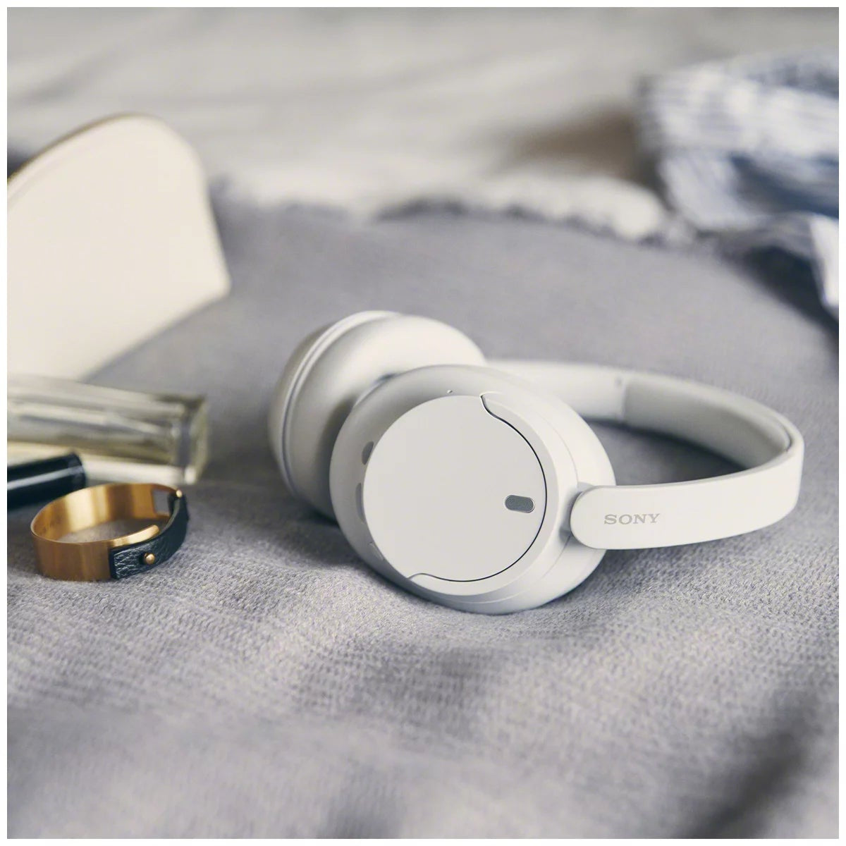 Sony WH-CH720N Wireless Noise Cancelling Headphones White Bluetooth Over Ear