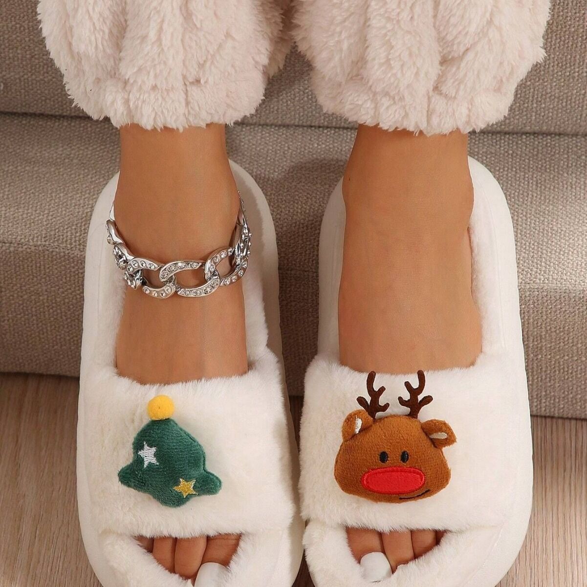 Christmas Cartoon Plush Slippers, Unisex Lightweight Thick-Soled Anti-Slip Fuzzy Slippers for Couples & Family(milky white-37-38)