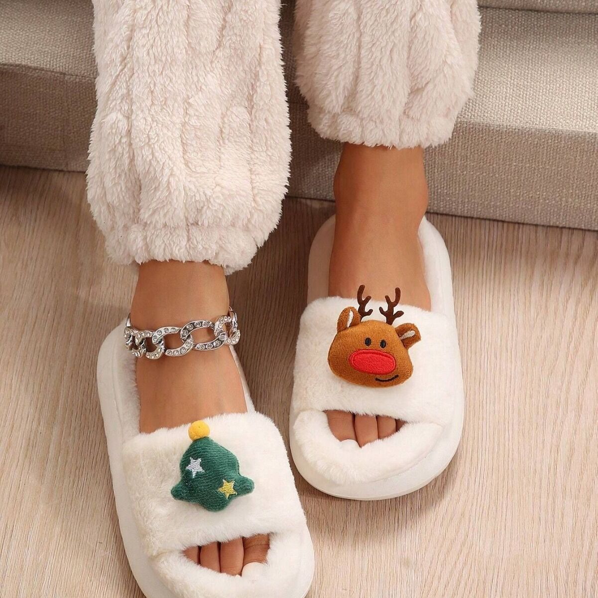 Christmas Cartoon Plush Slippers, Unisex Lightweight Thick-Soled Anti-Slip Fuzzy Slippers for Couples & Family(milky white-39-40)