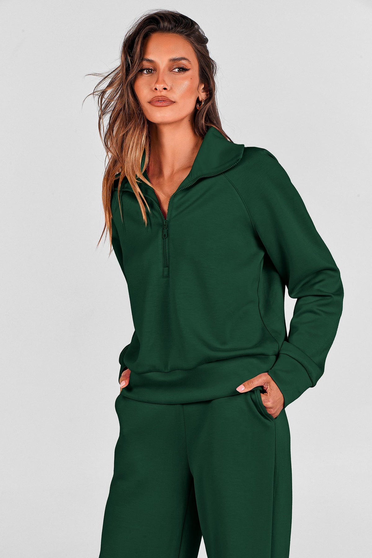Women's 2-piece tracksuit set for casual outings, lounge days, and active routines, M (Dark Green)