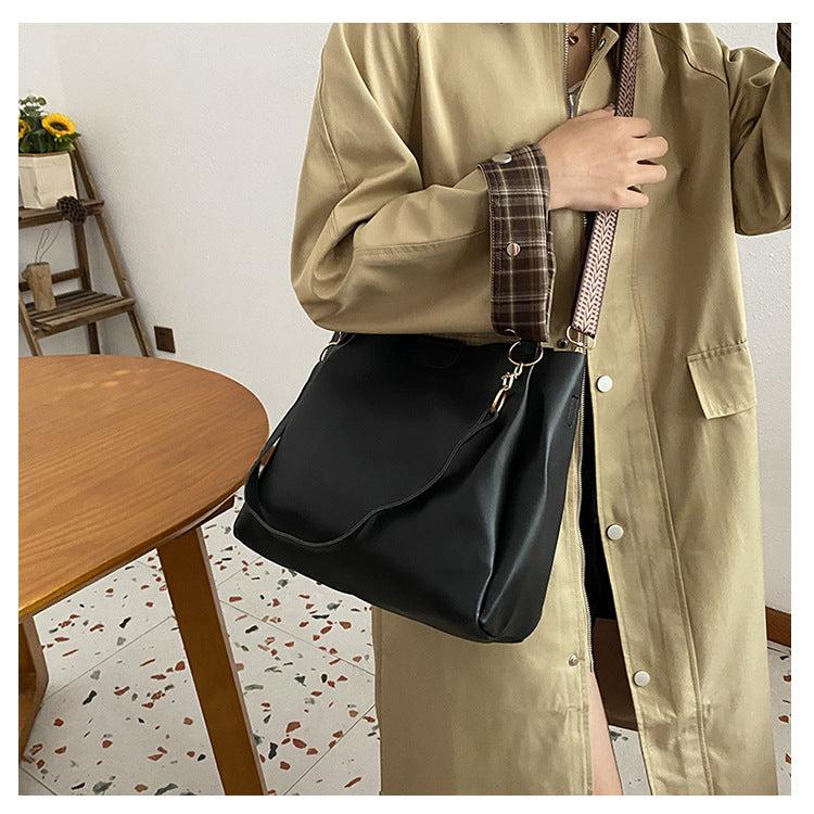 White Chic 2-Piece Tote Bag Set - Large Capacity Commuter Handbag with Wide Strap Crossbody Purse